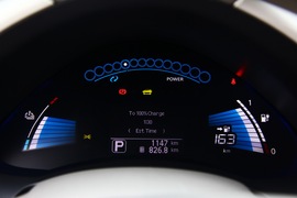 2010款日产Leaf聆风海外试驾实拍
