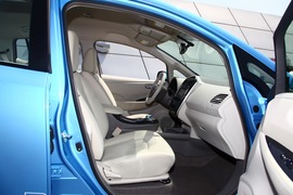 2010款日产Leaf聆风海外试驾实拍