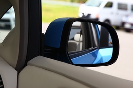 2010款日产Leaf聆风海外试驾实拍