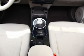 2010款日产Leaf聆风海外试驾实拍