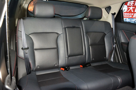 2015款华泰经典圣达菲2.0L汽油手动两驱标准型