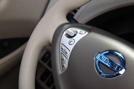 2010款日产Leaf聆风海外试驾实拍