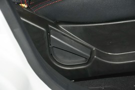 2015款华泰经典圣达菲2.0L汽油手动两驱标准型