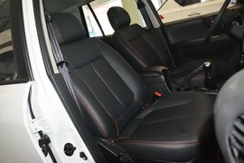 2015款华泰经典圣达菲2.0L汽油手动两驱标准型