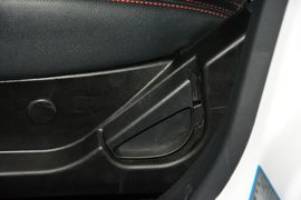 2015款华泰经典圣达菲2.0L汽油手动两驱标准型