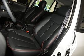 2015款华泰经典圣达菲2.0L汽油手动两驱标准型