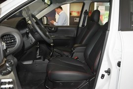 2015款华泰经典圣达菲2.0L汽油手动两驱标准型