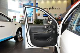 2015款华泰经典圣达菲2.0L汽油手动两驱标准型