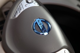 2010款日产Leaf聆风海外试驾实拍