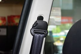 2015款华泰经典圣达菲2.0L汽油手动两驱标准型