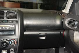 2015款华泰经典圣达菲2.0L汽油手动两驱标准型