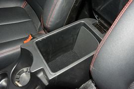 2015款华泰经典圣达菲2.0L汽油手动两驱标准型