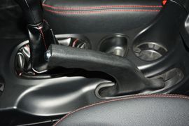 2015款华泰经典圣达菲2.0L汽油手动两驱标准型