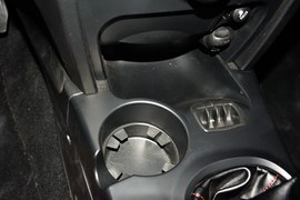 2015款华泰经典圣达菲2.0L汽油手动两驱标准型