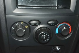 2015款华泰经典圣达菲2.0L汽油手动两驱标准型