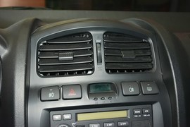 2015款华泰经典圣达菲2.0L汽油手动两驱标准型