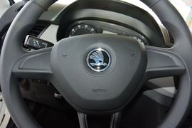 2016款斯柯达晶锐1.4L自动车享版