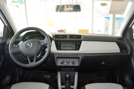 2016款斯柯达晶锐1.4L自动车享版