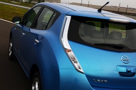 2010款日产Leaf聆风海外试驾实拍