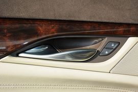 2015款凯迪拉克凯雷德