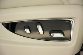 2015款凯迪拉克凯雷德