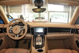 2016款保时捷Panamera