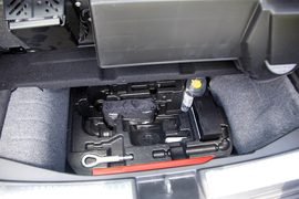 2011款奔驰R500海外试驾实拍