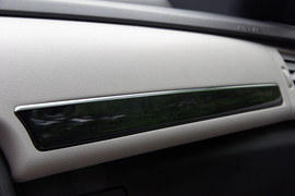 2011款奔驰R500海外试驾实拍