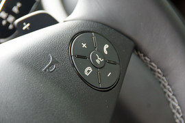 2011款奔驰R500海外试驾实拍