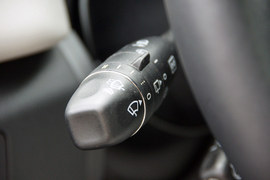 2011款奔驰R500海外试驾实拍