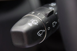 2011款奔驰R500海外试驾实拍