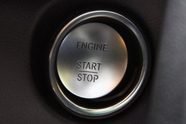 2011款奔驰R500海外试驾实拍