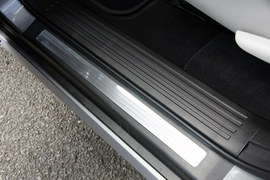 2011款奔驰R500海外试驾实拍