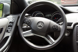 2011款奔驰R500海外试驾实拍