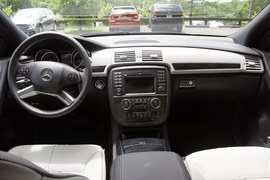 2011款奔驰R500海外试驾实拍