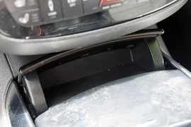 2011款奔驰R500海外试驾实拍
