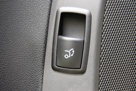 2011款奔驰R500海外试驾实拍