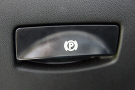 2011款奔驰R500海外试驾实拍