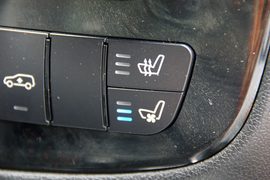 2011款奔驰R500海外试驾实拍
