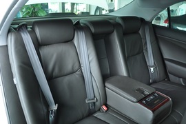2010款一汽丰田皇冠2.5L