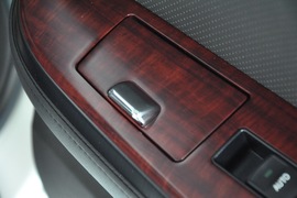 2010款一汽丰田皇冠2.5L
