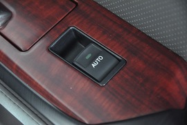 2010款一汽丰田皇冠2.5L