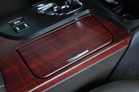 2010款一汽丰田皇冠2.5L
