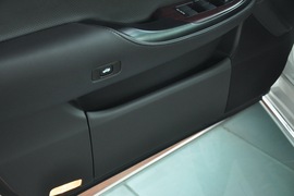 2010款一汽丰田皇冠2.5L