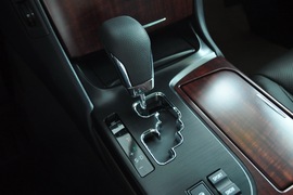 2010款一汽丰田皇冠2.5L