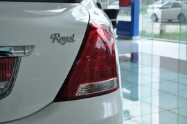 2010款一汽丰田皇冠2.5L
