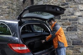 2011款奔驰R500海外试驾实拍