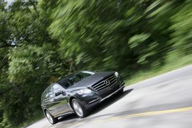 2011款奔驰R500海外试驾实拍