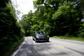2011款奔驰R500海外试驾实拍