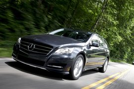 2011款奔驰R500海外试驾实拍